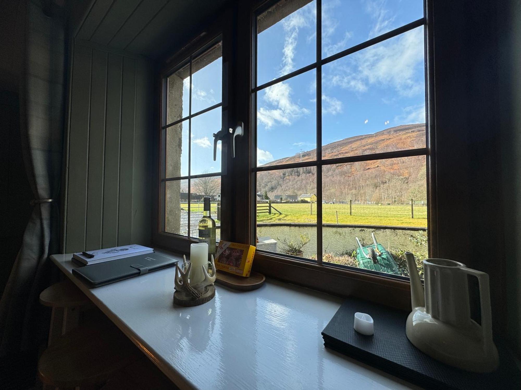 Rosemount Bothy - Highland Cottage ガーブ エクステリア 写真